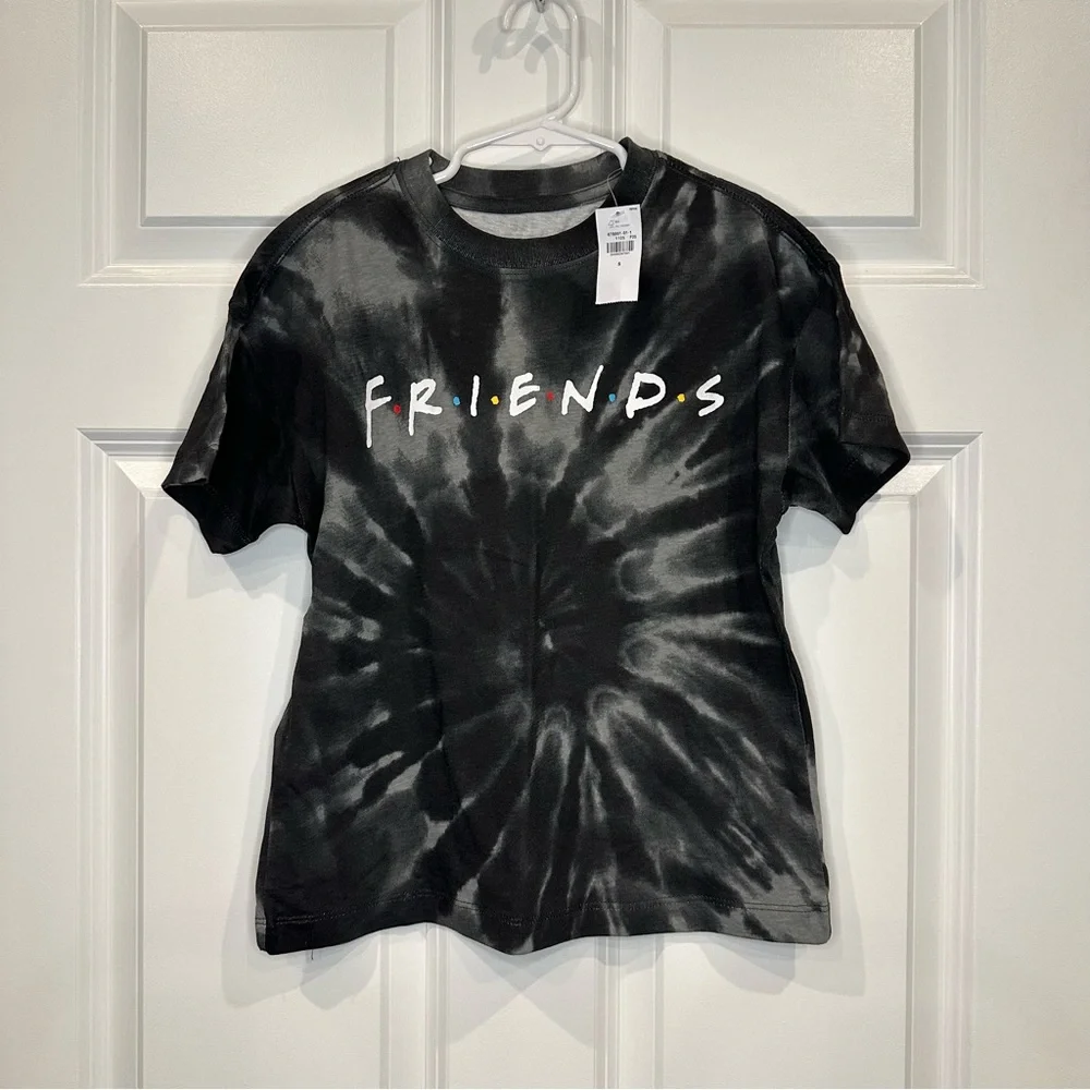 Old‎ Navy Friends Boys Tee Size Small NWT